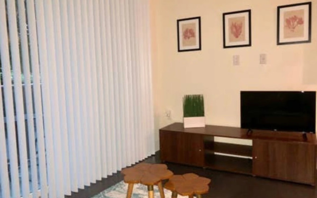 Charming Buckhead Studio