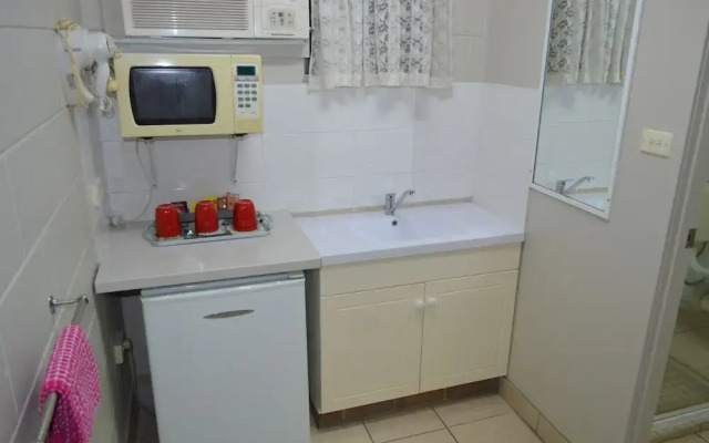 Welcome Home Motel and Apartments