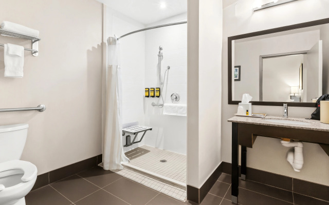 Best Western Plus Fergus Hotel