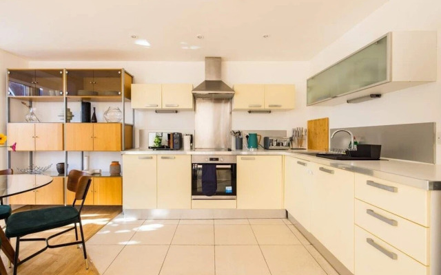 The London Loft - Glamorous 2bdr Flat With Parking