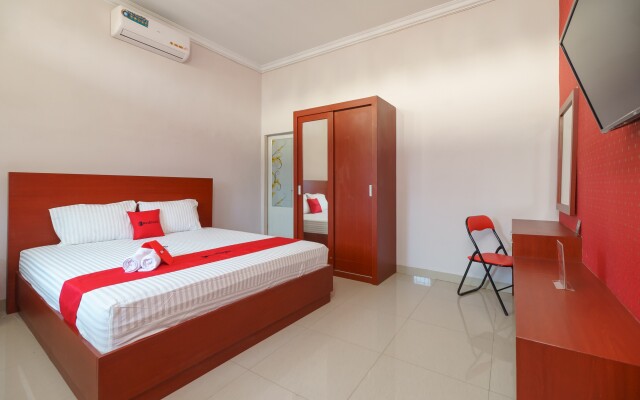 RedDoorz Syariah near UISU Medan