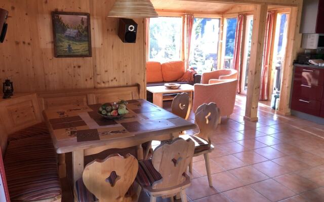 Cozy Chalet in Hohentauern near Ski Lift