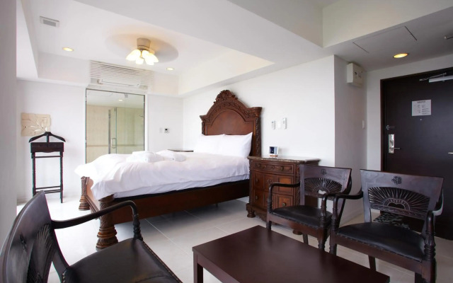 Royal Hotel