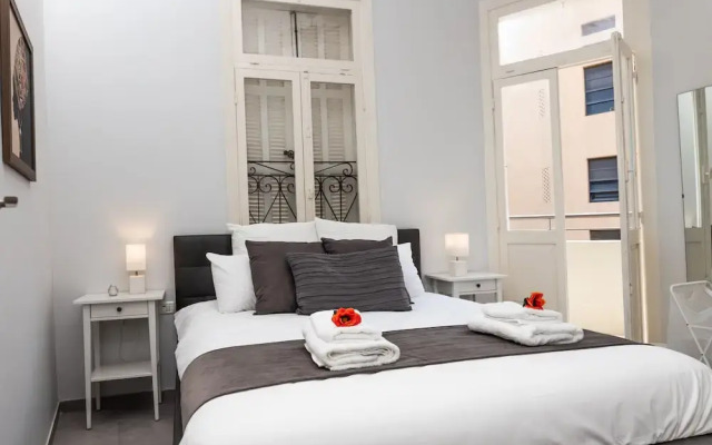 YalaRent Boutique apartments in Jaffa's flea market - Families only