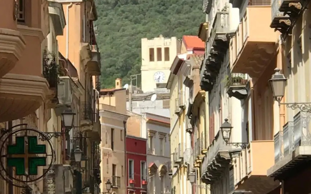 Sui Tetti Di Iglesias