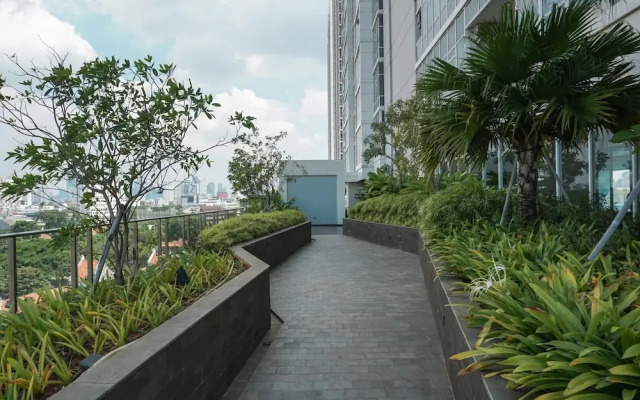 Tranquil and Well Appointed Studio Apartment at Menteng Park
