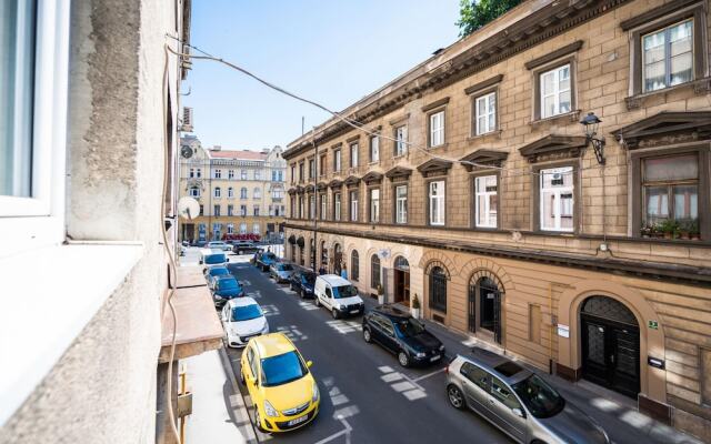 Modern 1bdr Apartment Near City Center
