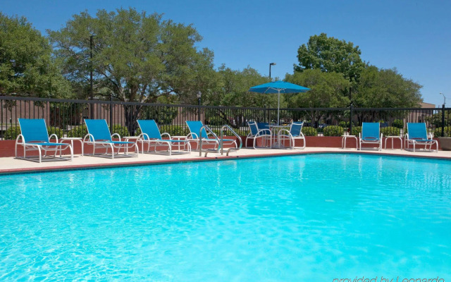 Holiday Inn Express Hotel & Suites Columbus