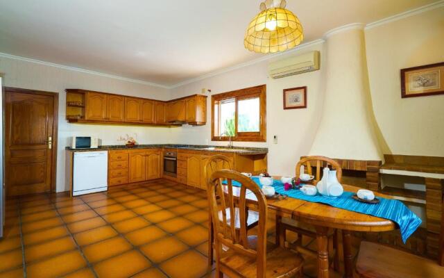 Villa Cantallops