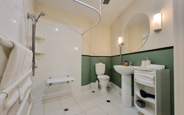 One Bedroom with Disabled Bathroom