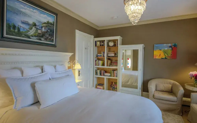 254 South Union Street Guest House