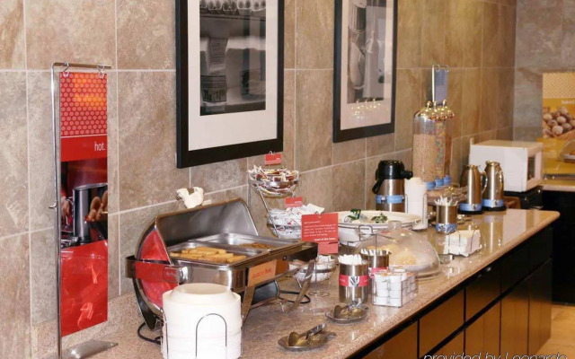 Hampton Inn and Suites Roseville