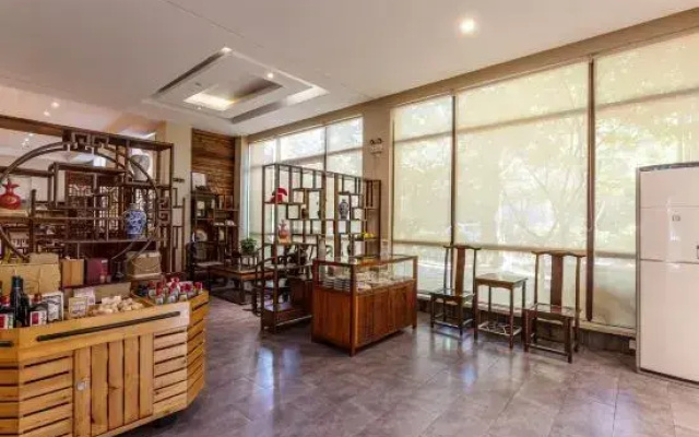 Elan Hotel (Nantong Langshan Xingguangyao Business Center Dian))
