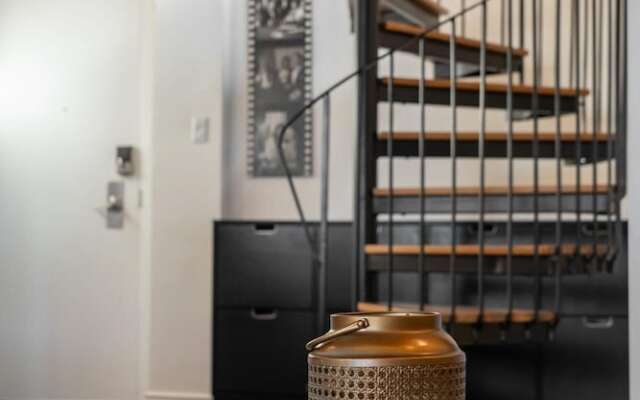 The Lost No Service Fees Penthouse Hot Tub