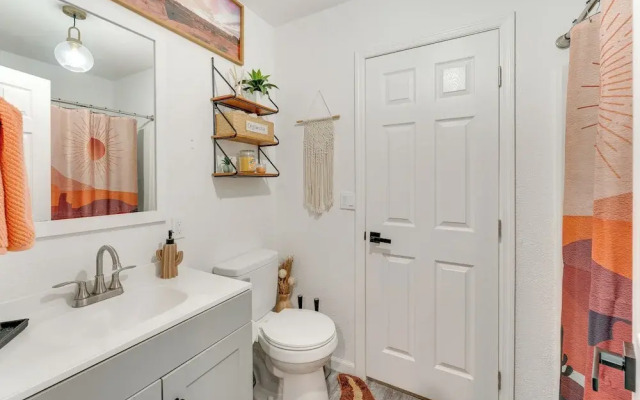 5 Mi to Airport: Bullhead City Villa w/ Mtn Views