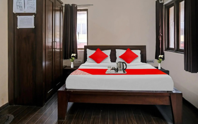 OYO 88551 Hotel Mira Residency