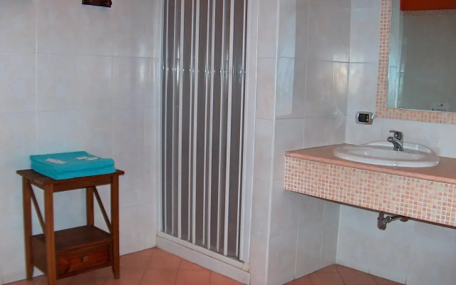 Holland International Rooms