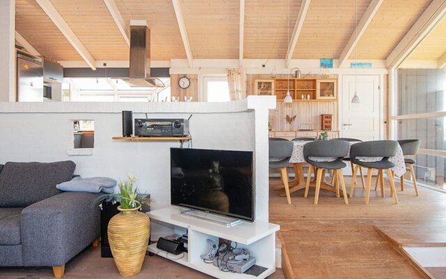 Cozy Holiday Home in RingkÃ¸bing near Fishing