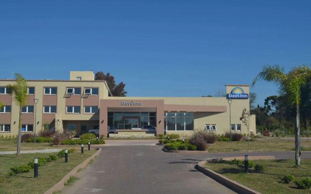 Days Inn By Wyndham Zarate