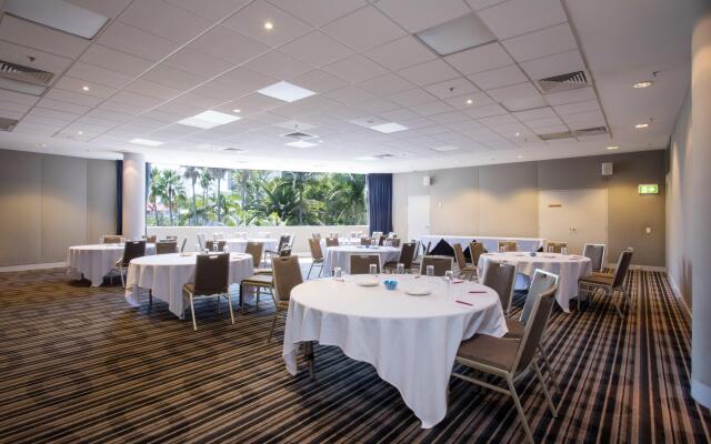 Crowne Plaza Surfers Paradise by IHG