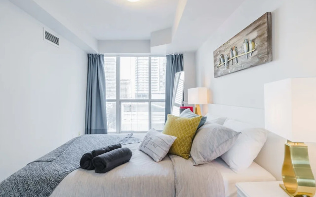 AOC Suites - Heart of Downtown  Condo