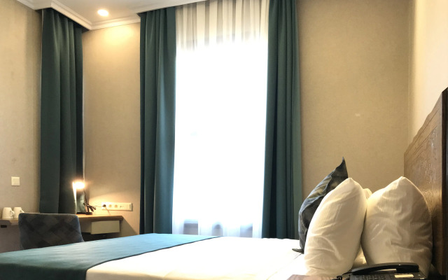 Galatahan Hotel