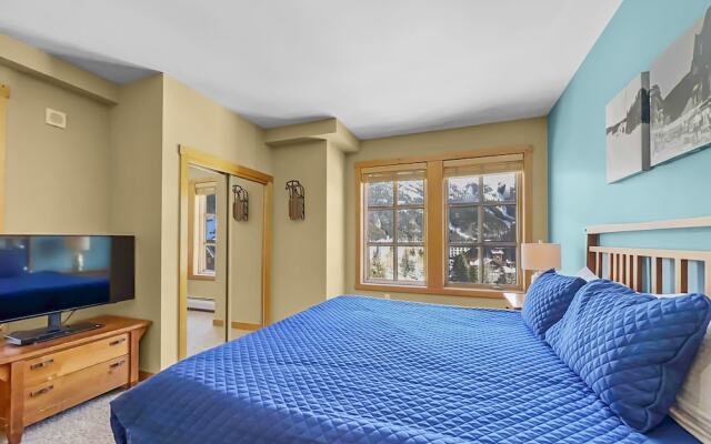 Luxury Remodeled Passage Point Condo - Short Walk to Lifts - Incredible View - PP403 by Redawning