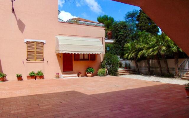 N80 - Numana, bilocale con terrazzo in centro