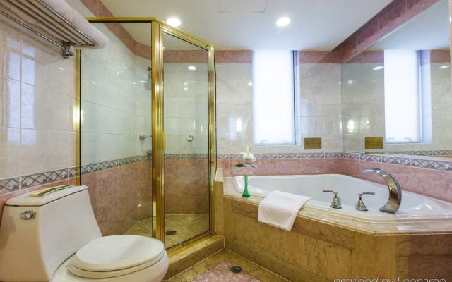 Crowne Plaza Shanghai Nanjing Road by IHG
