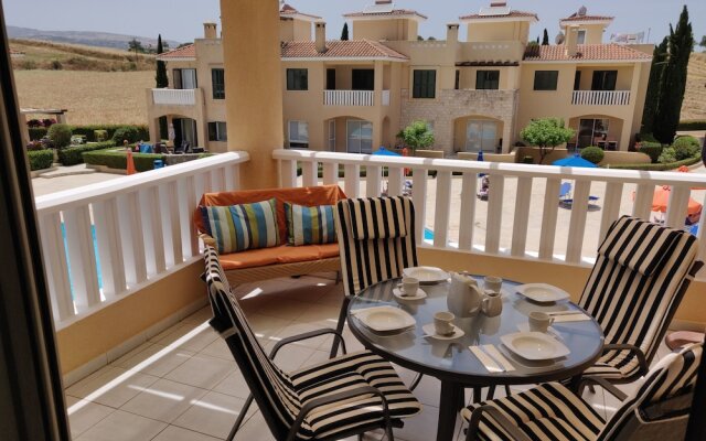 Cyprus-2 Beds Ensuite, Pool, Patios, Wifi, Parking