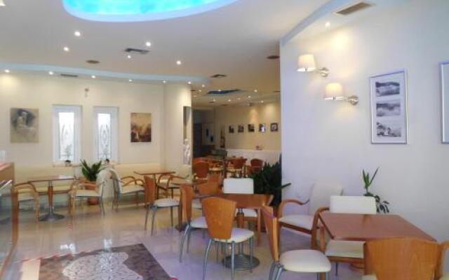 Efstratios Hotel