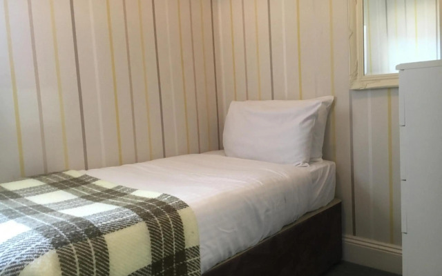 Balmoral Hotel