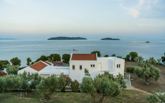 Cape Blue Suites