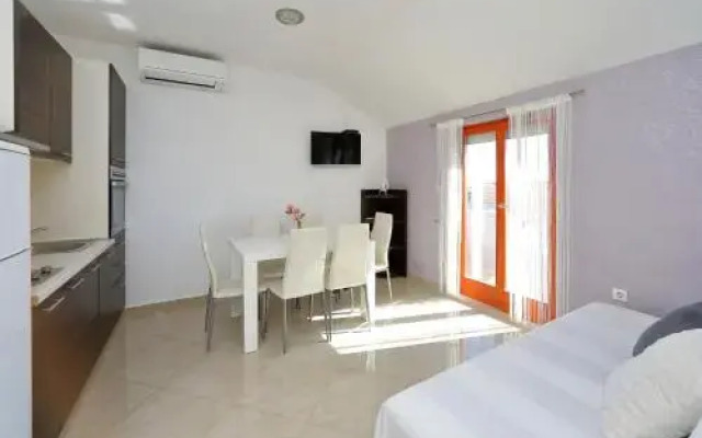 Sara Apartments