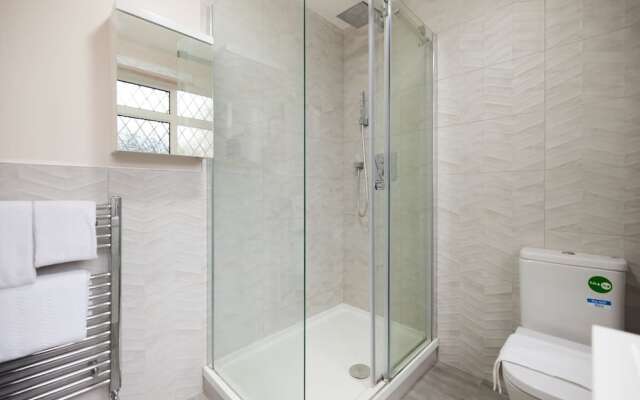 The Redbridge Sanctuary - Spacious 3bdr House With Garden