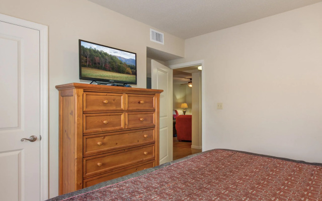 Creekside Tranquility Cedar Lodge 403