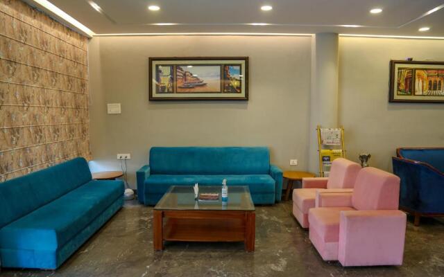 Four Leaf Hotel Sapphire Blue