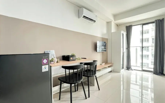 Studio Near Kalideres Station At Daan Mogot City Apartment