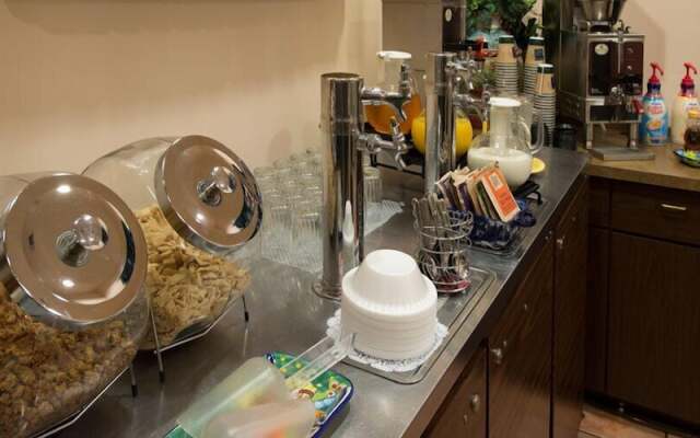 Gateway Studio Suites