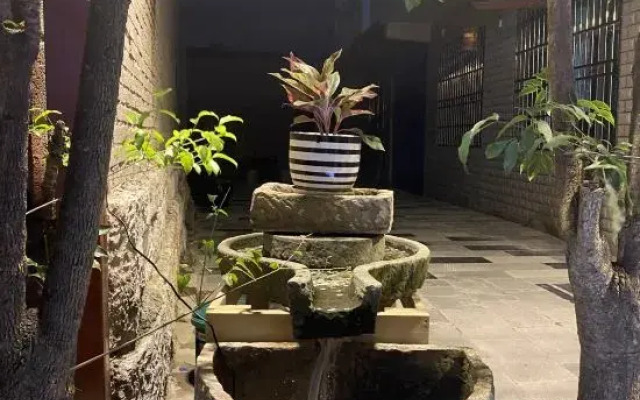 Yuebaitu Homestay