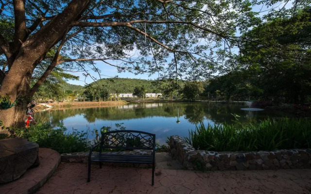 Alongkorn Farm and Resort