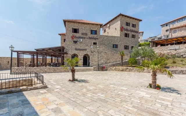 Hotel Kulla e Balshajve