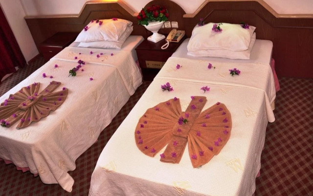 Mustis Royal Plaza Hotel