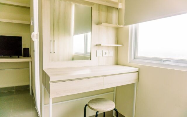 Strategic Studio Apartment At B Residence Near Campus