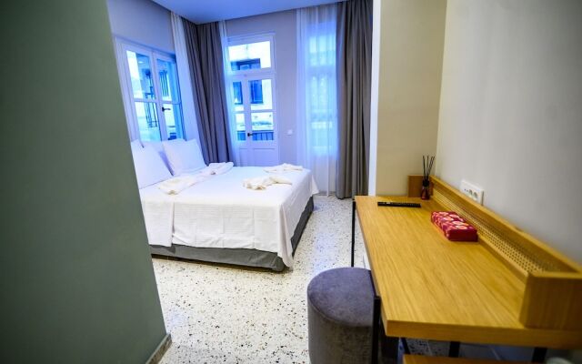 Belle Athenes - Luxury Rooms at Monastiraki Railway Station