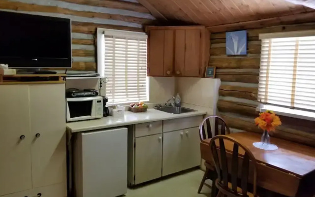 Christina Lake Lodge