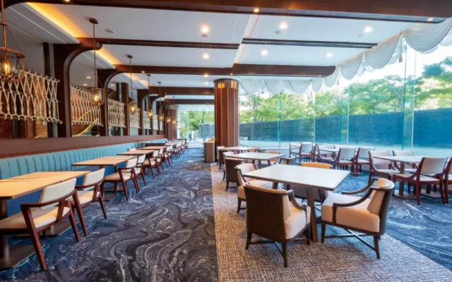 Hotel Springs Makuhari Premier