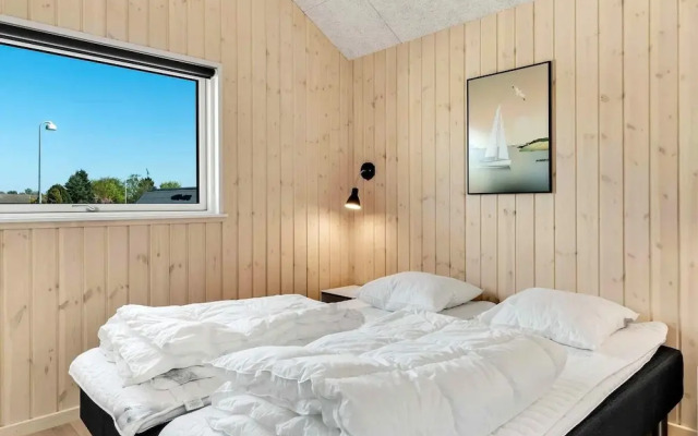 5 Star Holiday Home in Dronningmolle