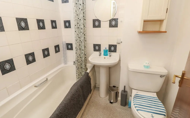 Flat 2, Clifton Gardens