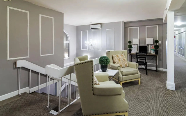 Red Lion Inn & Suites Abbotsford